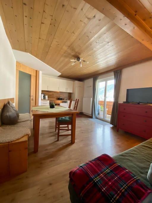 Alpenchalet Basecamp Apartment 2 ザンクト・マルティン・アム・テンネンゲビルゲ エクステリア 写真